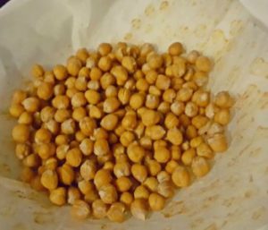 Roasted-salt-and-vinegar-chickpeas