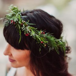 Her stunning greenery crown by Bliss.