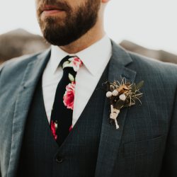 Simple boutonniere.