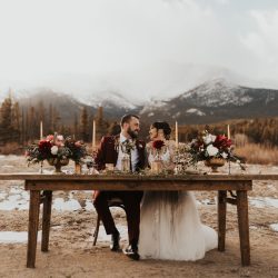 Gorgeous head table created by Bliss Wedding Florist.