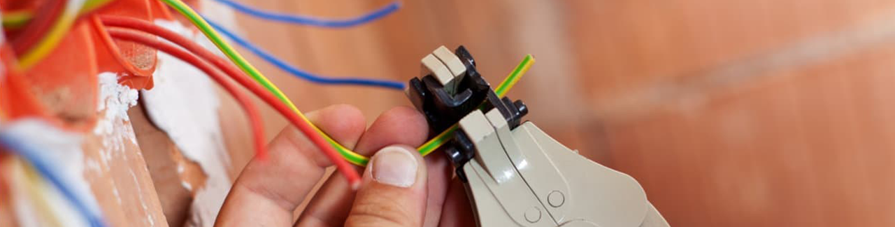 electrician_118429402