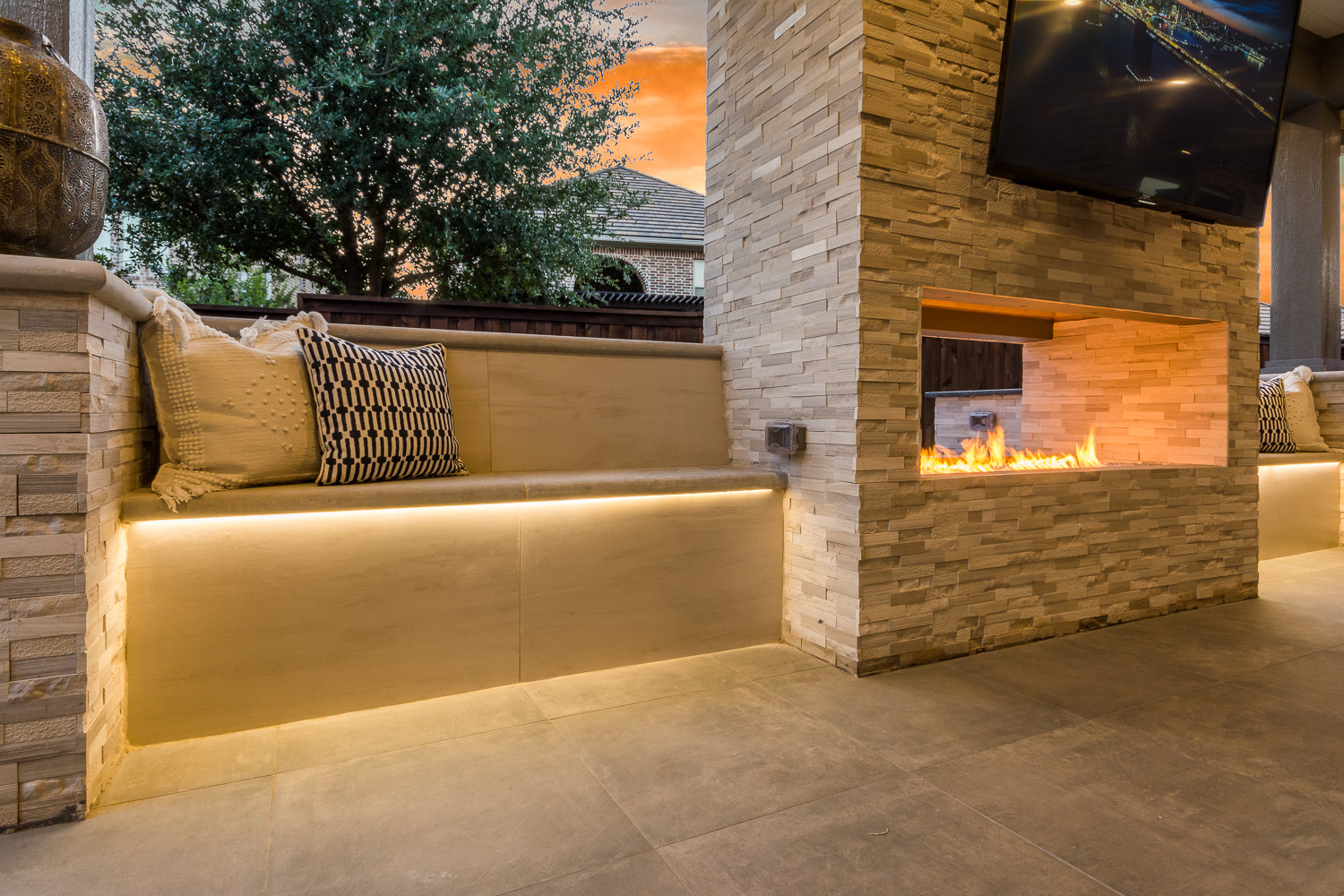 Outdoor Fireplaces In Dallas/Fort Worth Interested In A Patio
