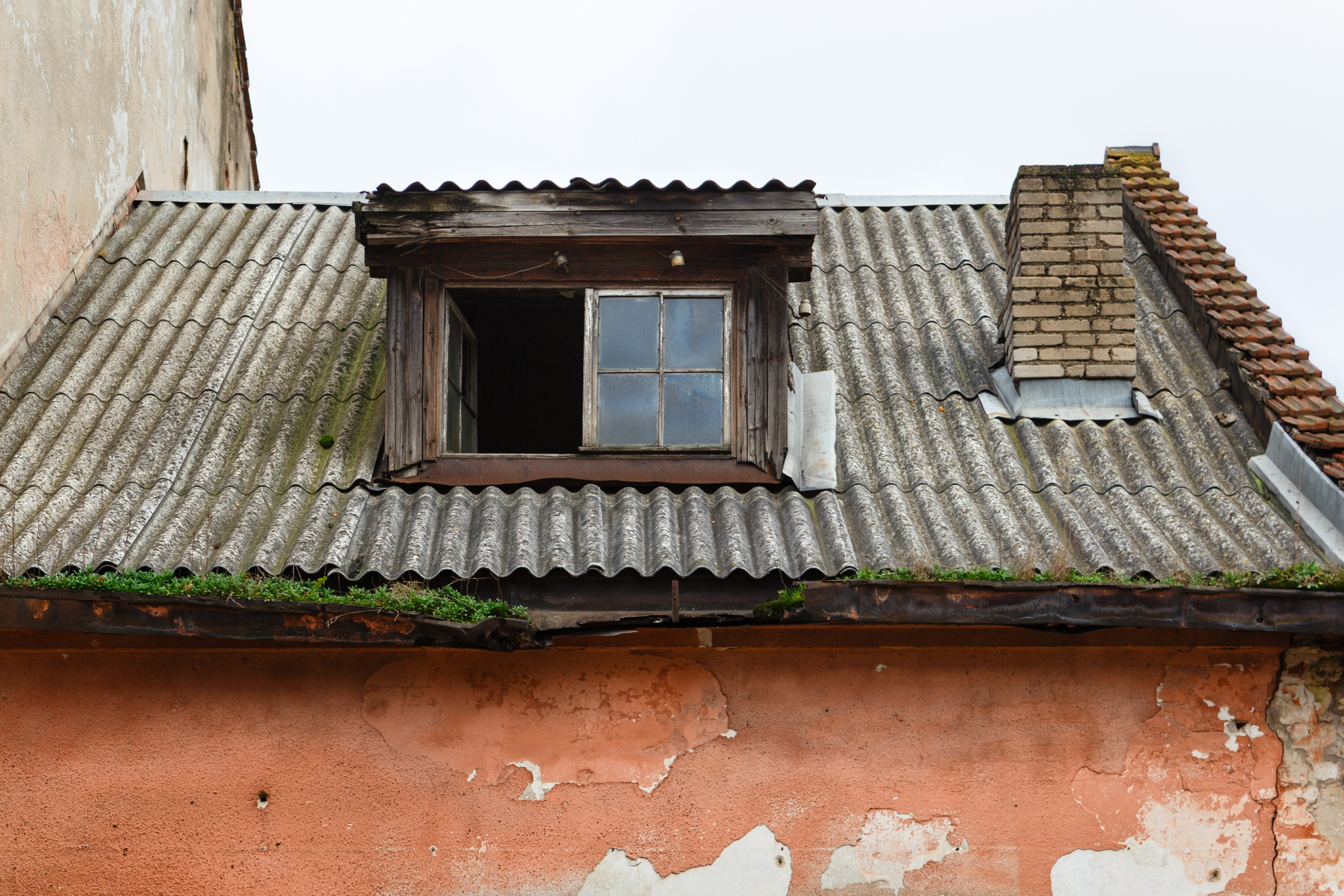 old building with asbestos