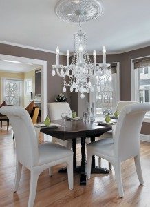 white-crystal-chandelier-modern-dining-room-218x300