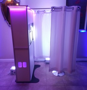 School Dance Photobooth | Corporate Party Photobooth |Wedding Photobooth | Birthday Party Photobooth