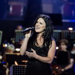 Singer Carrie Mana with classic rock and classical music live concert Rocktopia.