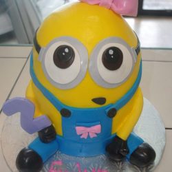 girl minion, minion cakes, yellow cakes, sculpted cakes in dallas fort worth, Specialty cakes for girls, kids birthday cakes, Arlington, TX