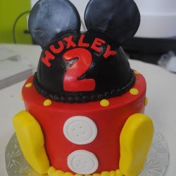 Birthday cakes in Arlington texas, birthday cakes in fort worth texas, affordable cakes in Arlington, affordable cakes in dallas, birthday cakes in dallas, birthday cakes in southlake, birthday cakes in irving, birthday cakes north texas, mickey mouse birthday cakes, small birthday cakes dallas