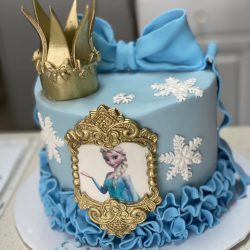 elsa birthday cake, gold and blue cakes