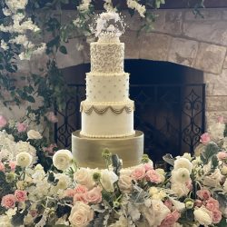 Custom Wedding Cakes | Gold Wedding Cakes | Grapevine Wedding | Arlington Bakery | That's The Cake